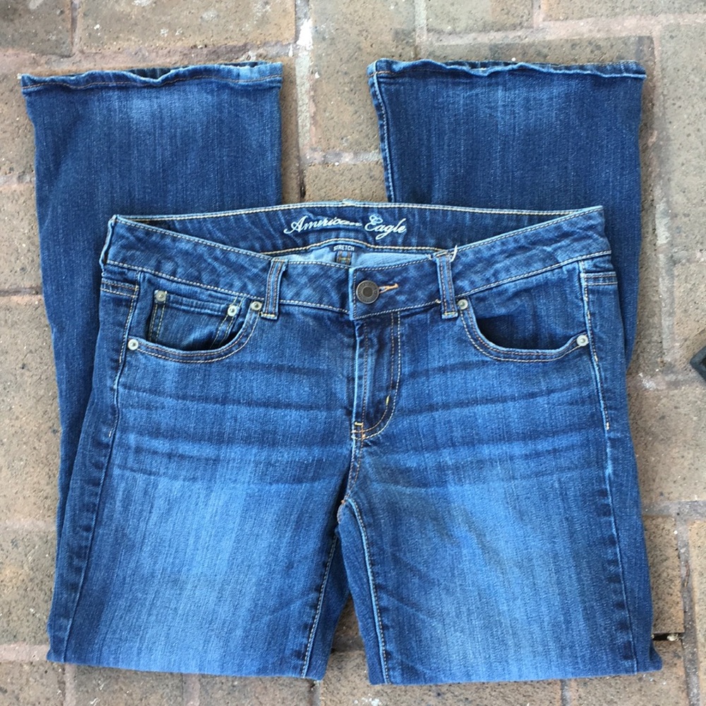 AE Low Rise Favorite Boyfriend Leg Jeans